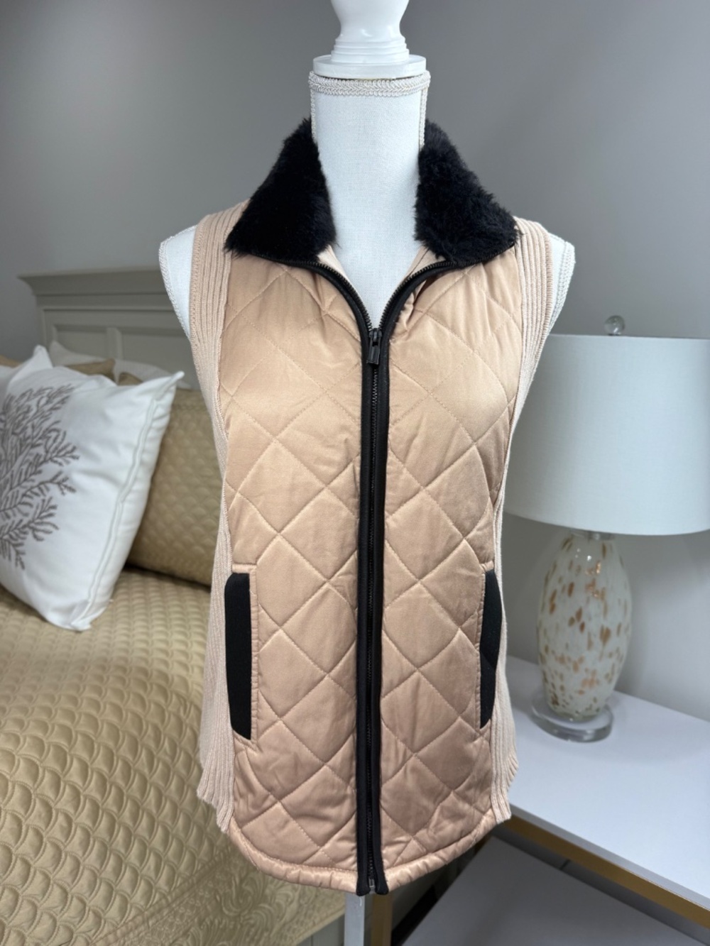 Jones New York Vest with Faux Fur Collar Size XS